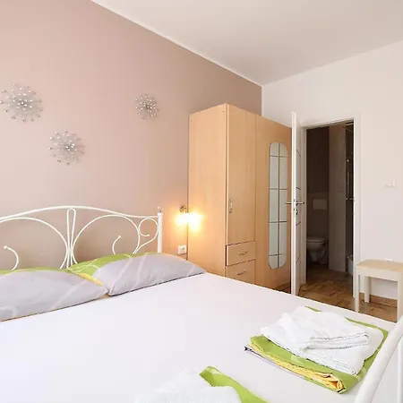 Apartment Fuer 4 Personen Ca 55 Qm In Pula, Istrien Istrische Riviera