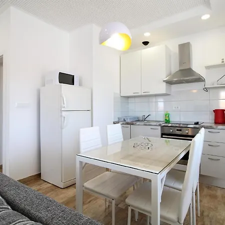 Apartment Fuer 4 Personen Ca 55 Qm In Pula, Istrien Istrische Riviera