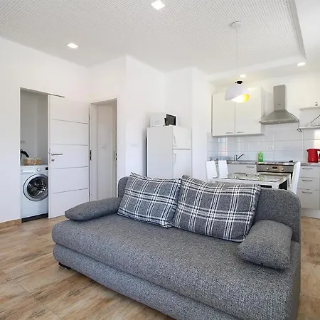 Apartment Fuer 4 Personen Ca 55 Qm In Pula, Istrien Istrische Riviera